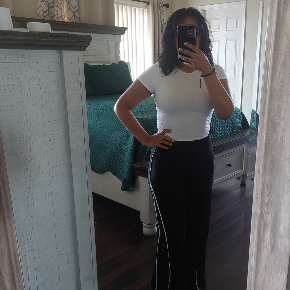 Women's Black Wide-Leg Pants - Picture 2 of 8
